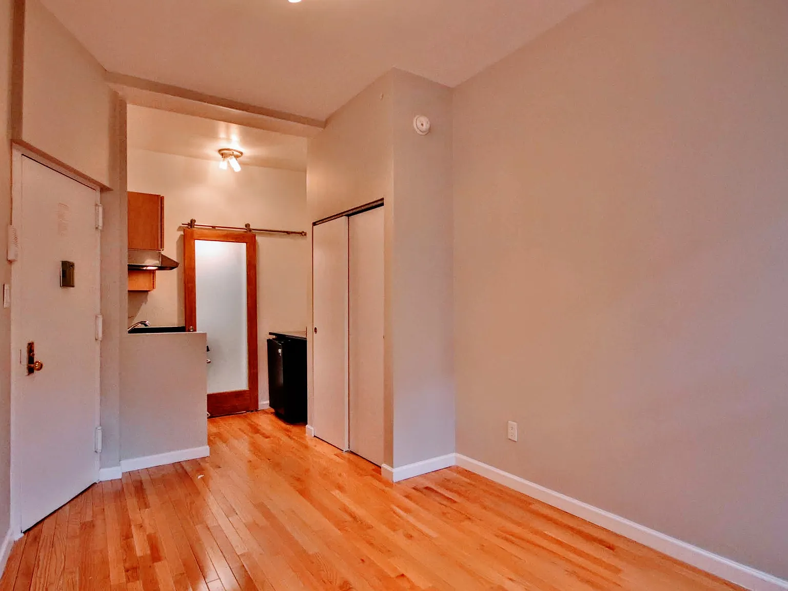 112 East 7th Street — Photo 2