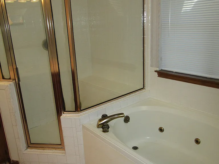 6106 John Chisum Ln — Photo 2