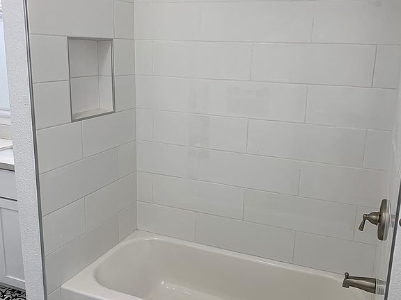 4th image of 117 1/2 Grand Ave