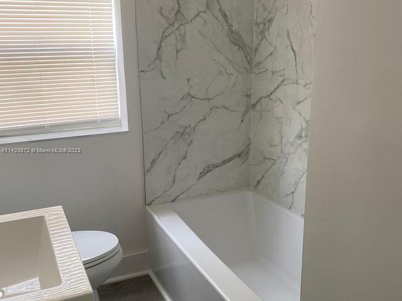 4th image of 600 NE 123rd St #1