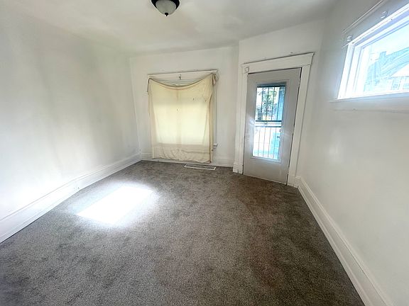 5th image of 10122 North Blvd #1