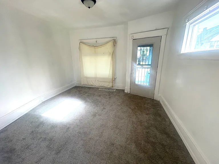 10122 North Blvd #1 — Photo 5