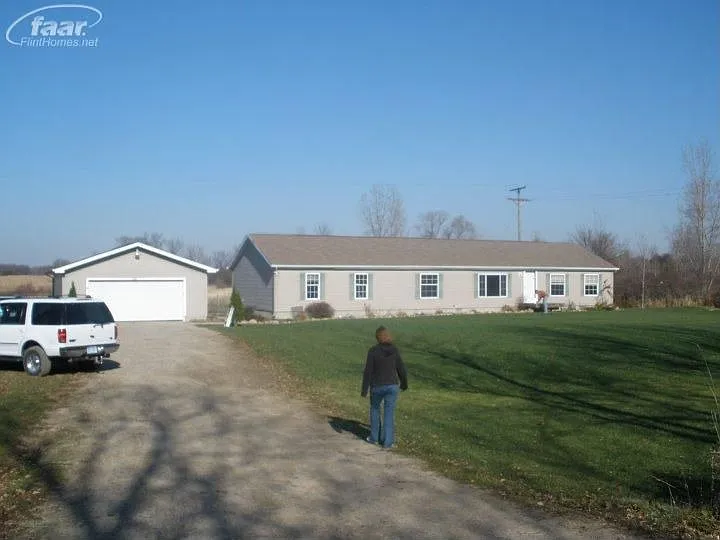 5274 Pyles Rd photo 1