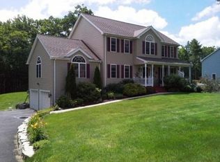 44 Noble St, Dudley, MA 01571