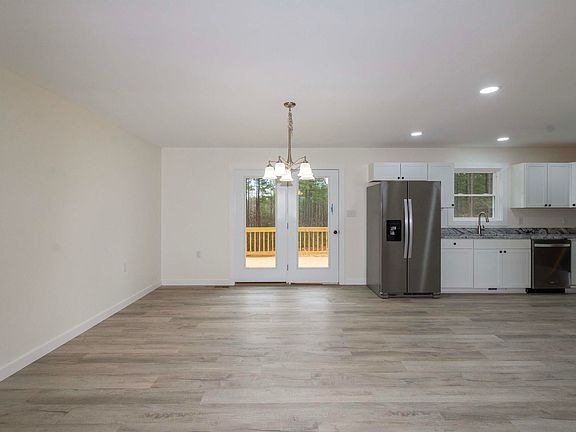 5th image of 15301 Shirley Rd