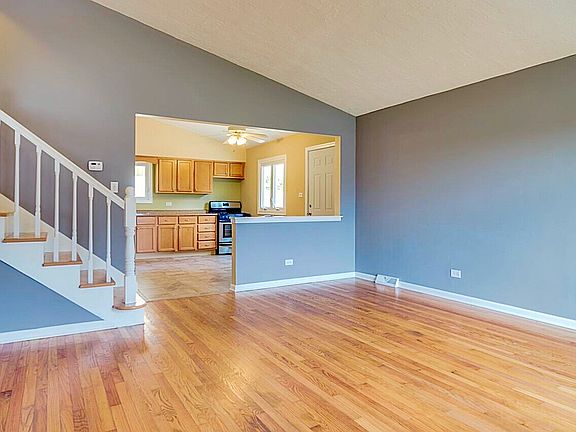 4th image of 900 N Princeton Ave