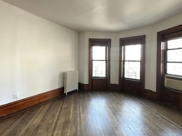 560 Dean Street image 5 of 15