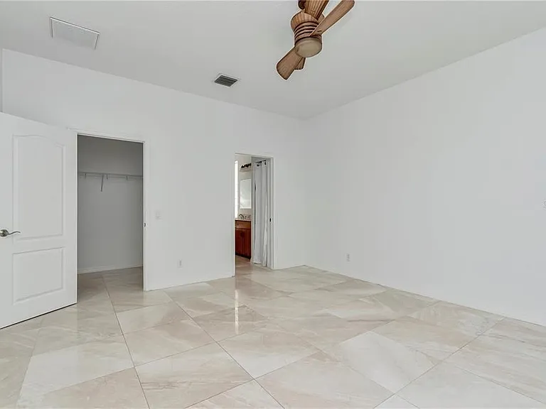 29822 Boyette Oaks Pl — Photo 14