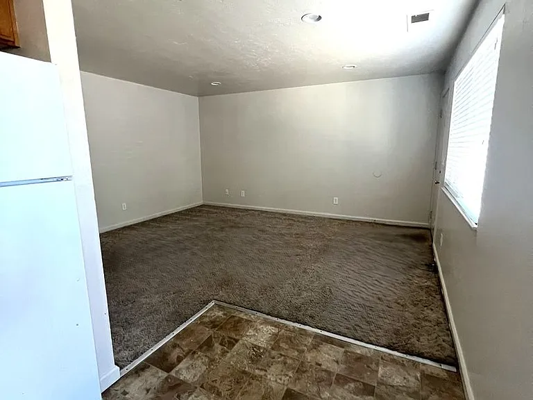 1143 W 1st St — Photo 5