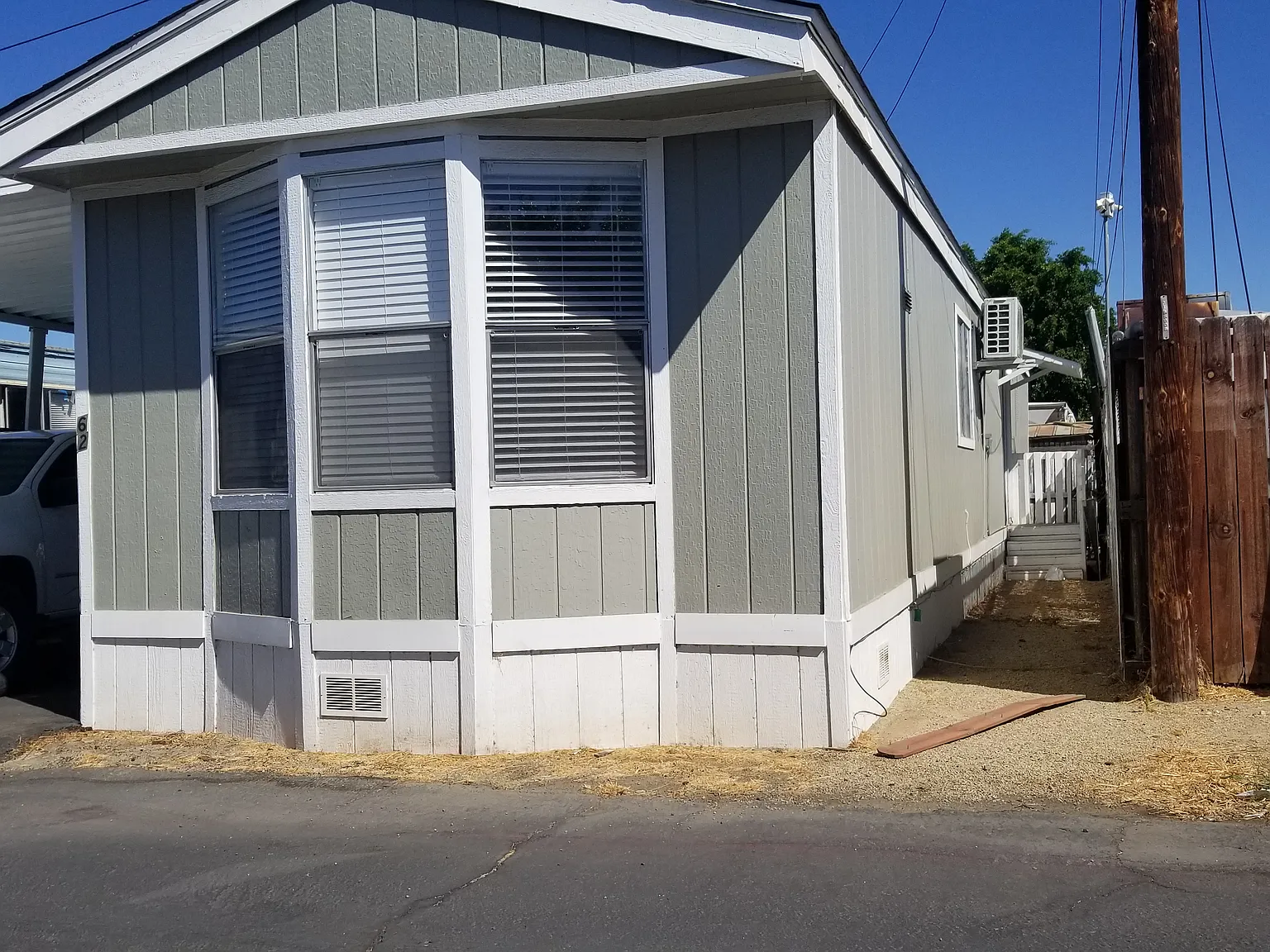 2 bed, 1000 sqft, $1,900 — Photo 2