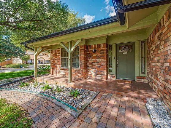 3rd image of 1201 Schumac Ln