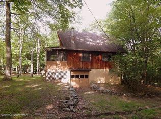 105 Clubhouse Dr, East Stroudsburg, PA 18302