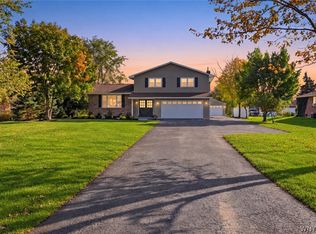 6825 Shawnee Rd, North Tonawanda, NY 14120