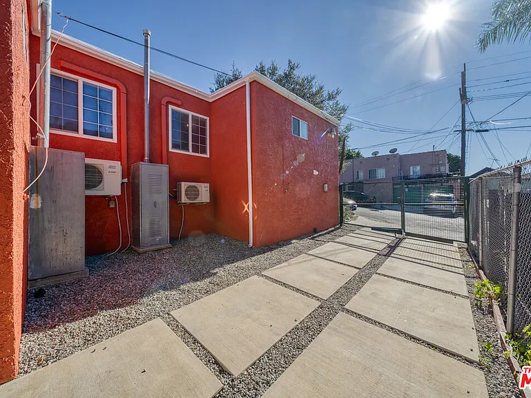 951 N Hoover St #951 — Photo 9