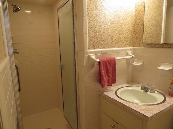 4th image of 222 W Edison Dr