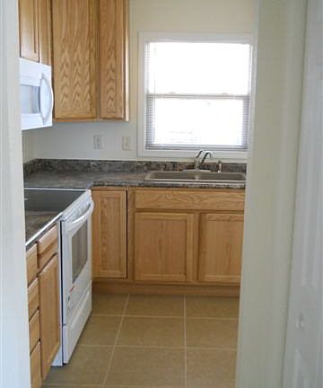 3rd image of 3401 Oneal Ave