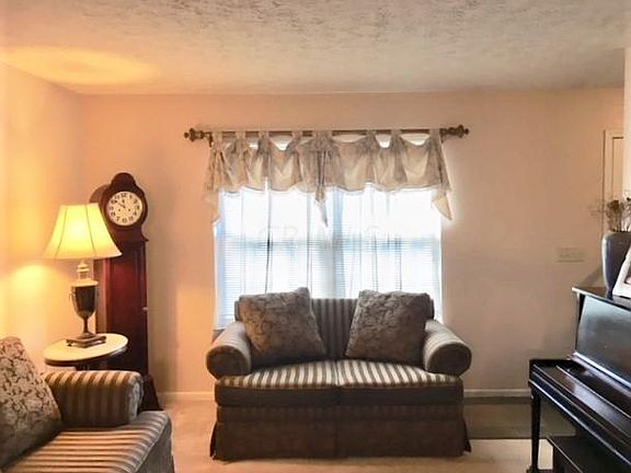 4th image of 3282 Bidlington Dr
