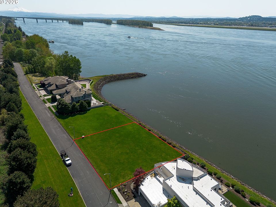 1st image of 8505 SE Lieser Point Dr