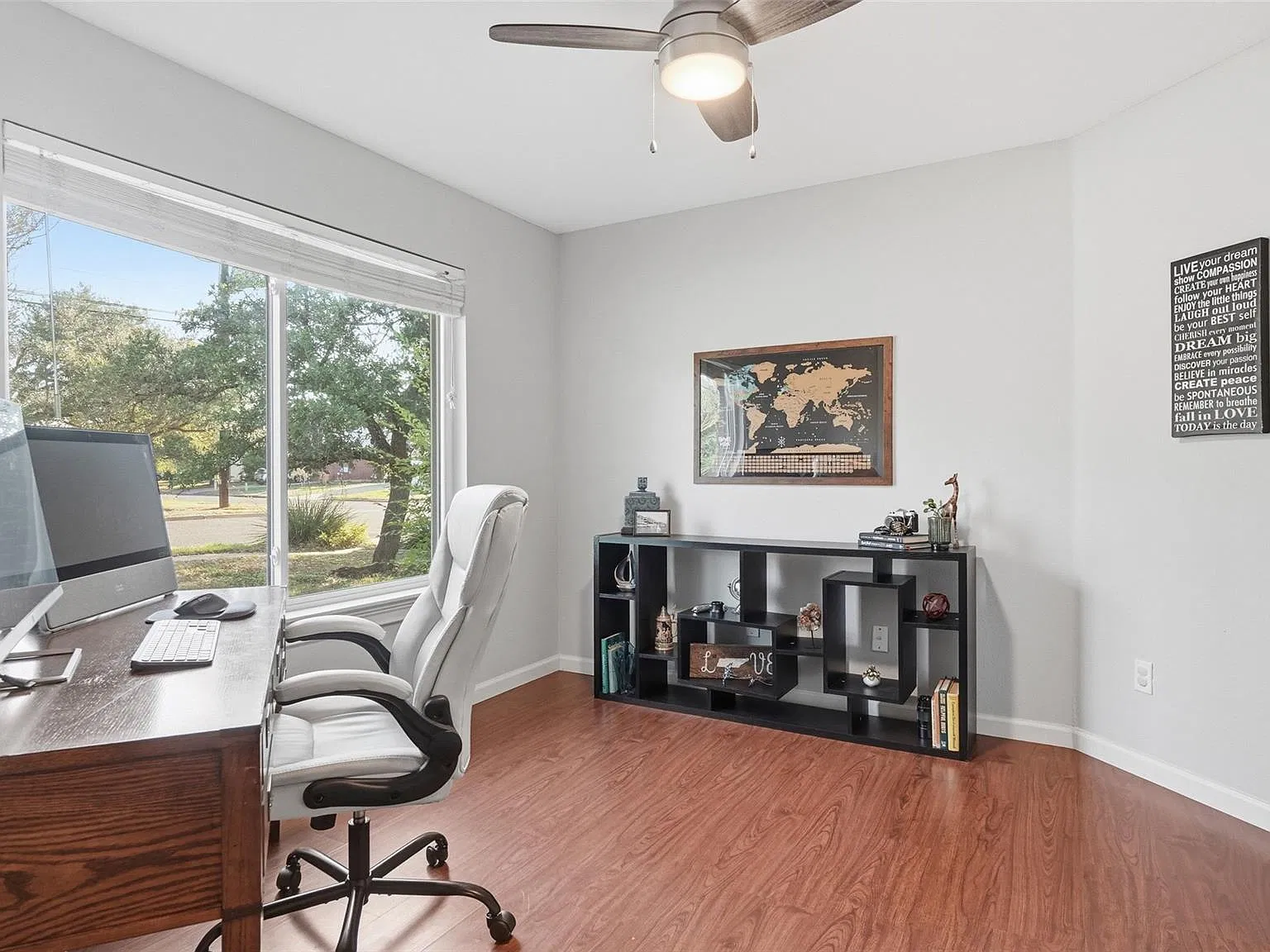 4 bed, 2.0 bath, 2037 sqft, $4,000 — Photo 4