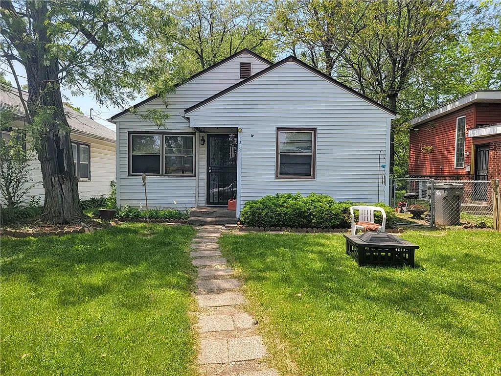 1312 Groff Ave photo 1