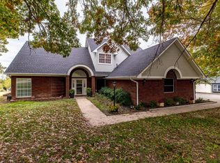 208 Tryall Dr, Runaway Bay, TX 76426