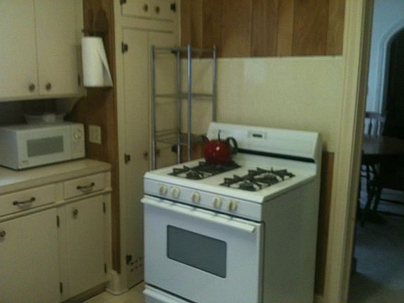 5th image of 713 Hoskins Broadway St