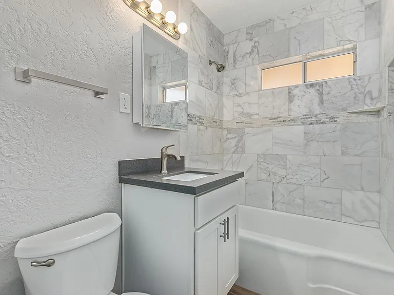 527 E Whitton Ave — Photo 21