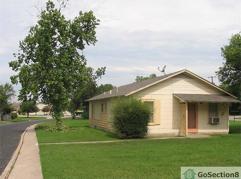 1st image of 211 Prestwick Blvd