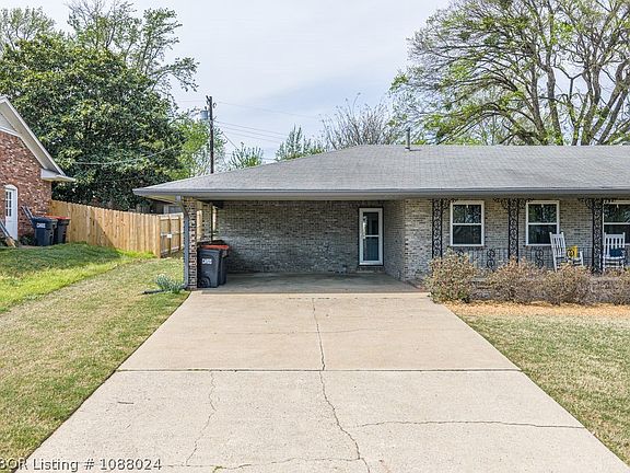 3rd image of 1109 Lisa Ln