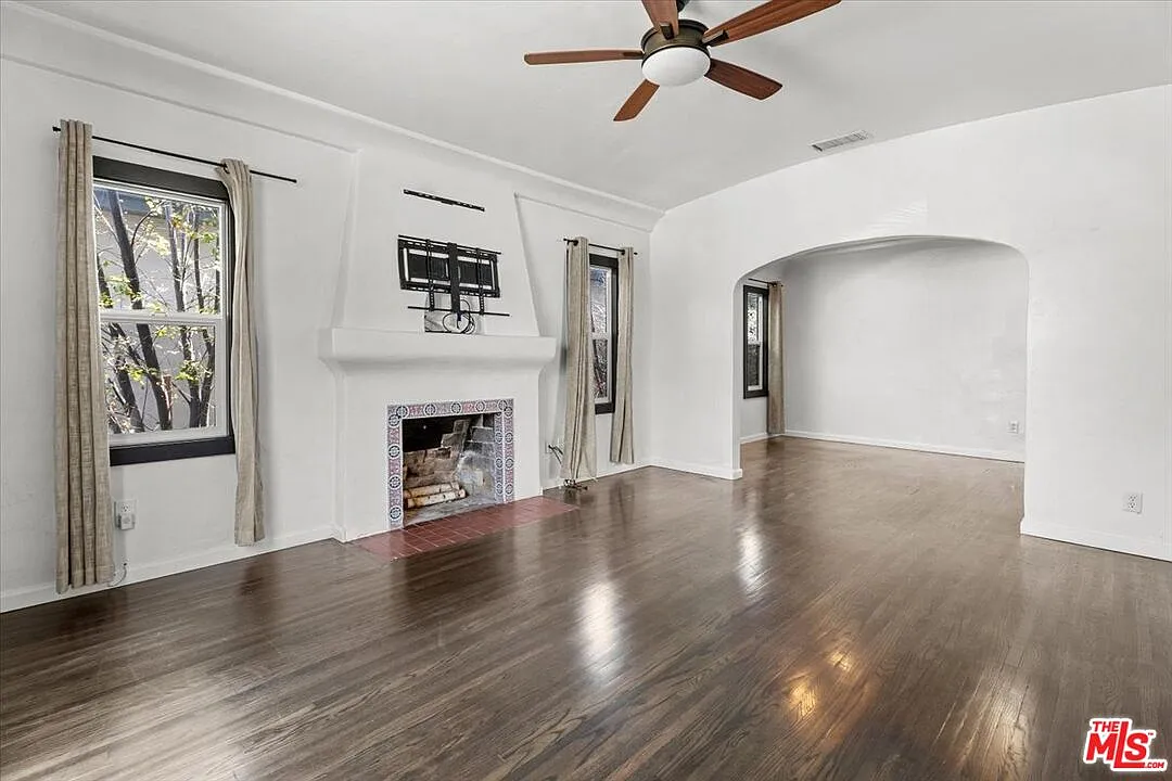 2 bed, 1.0 bath, 1142 sqft, $5,500 — Photo 4