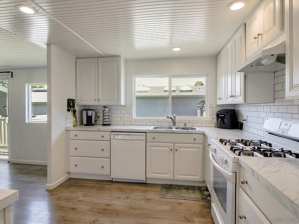 1st image of 446 Chateau La Salle Dr #446