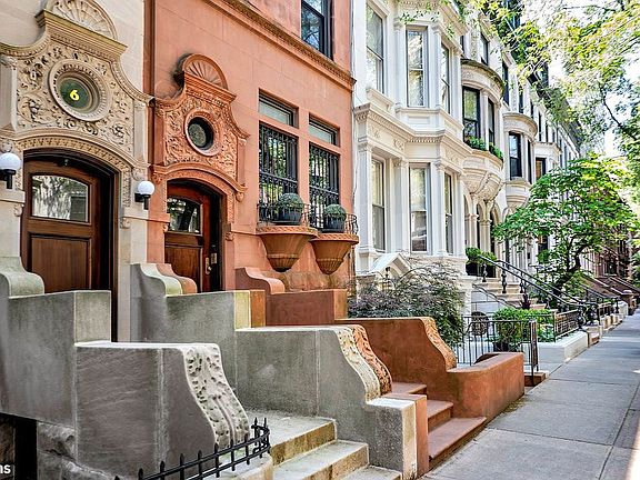 2nd image of 6 W 95th St