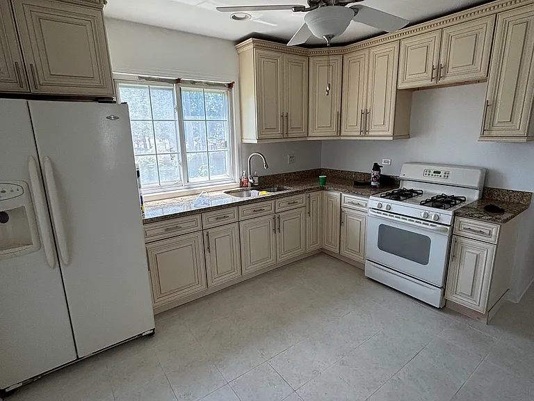 5265 S Central Ave #1 — Photo 3