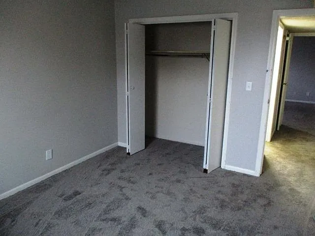 710 Golfcrest Rd N — Photo 7