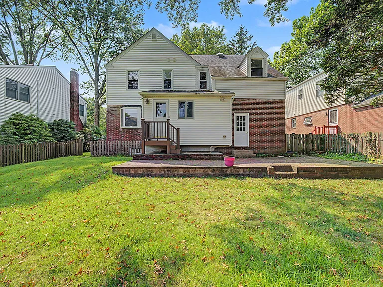 34 Esmond Pl — Photo 30