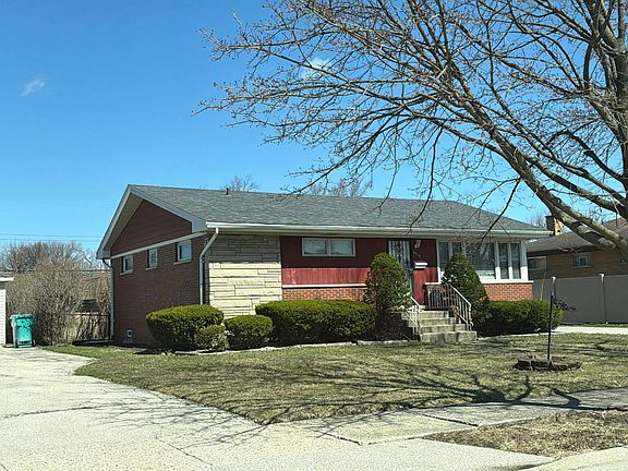 3rd image of 4919 Cypress Dr