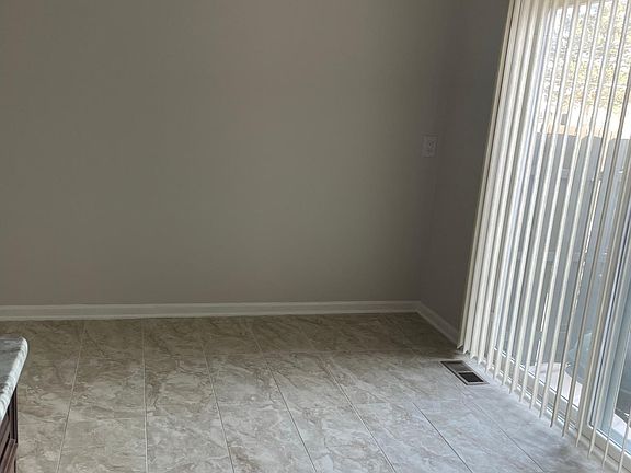 5th image of 36614 Park Place Dr