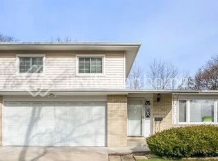 1035 W Iowa St, Glenwood, IL 60425