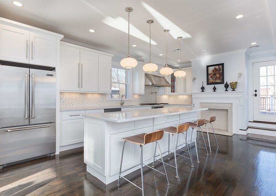 1st image of 27 Howland St #2