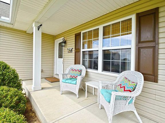 2nd image of 500 Lantern Glow Ct