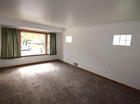 5th image of 5644 S Narragansett Ave #1