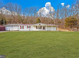 14622 Hollow Rd, Hancock, MD 21750