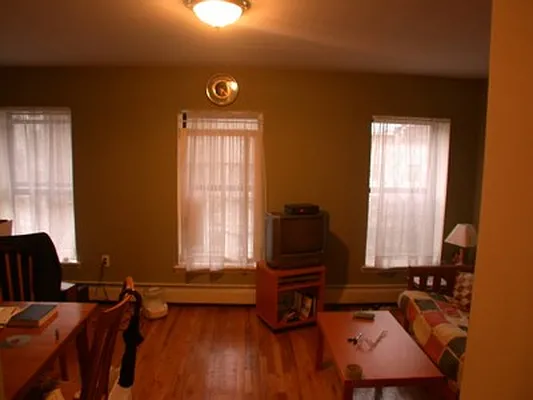 Rented by Bond New York | media 22