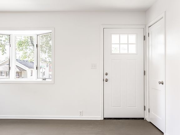 5th image of 310 W Ash St