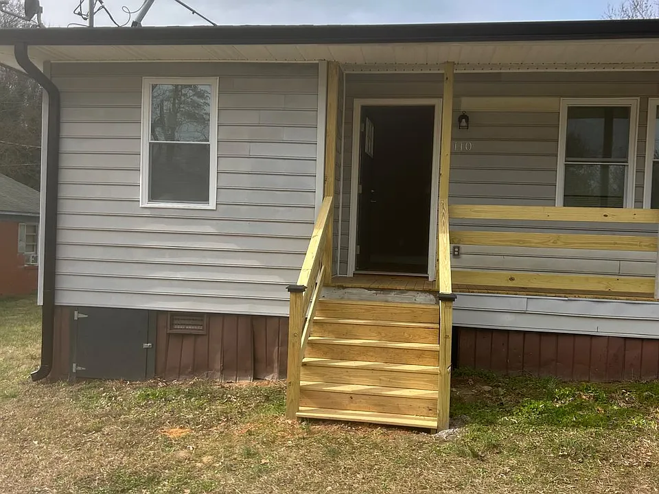 110 Bartlett St