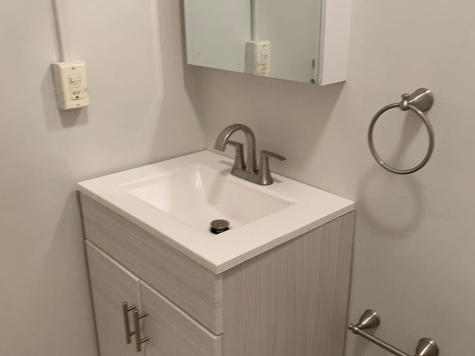 2 bed, 850 sqft, $3,300 — Photo 4