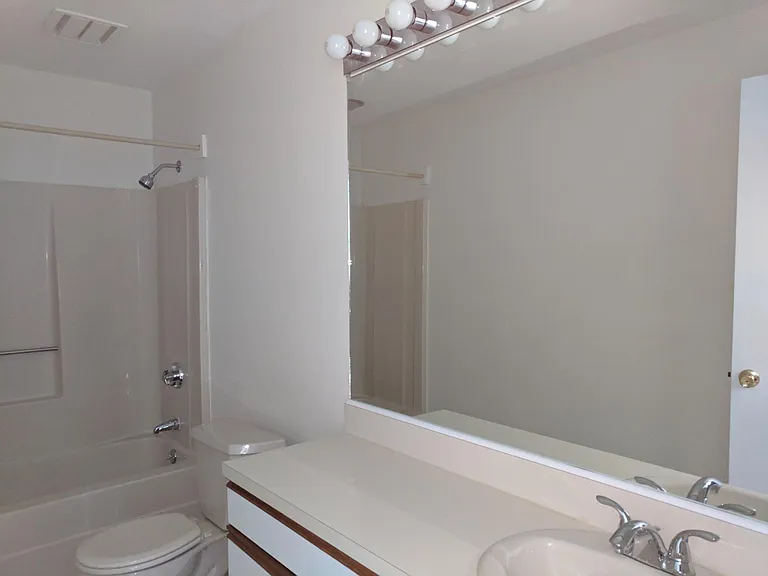 29 Westwind Dr #1 — Photo 9