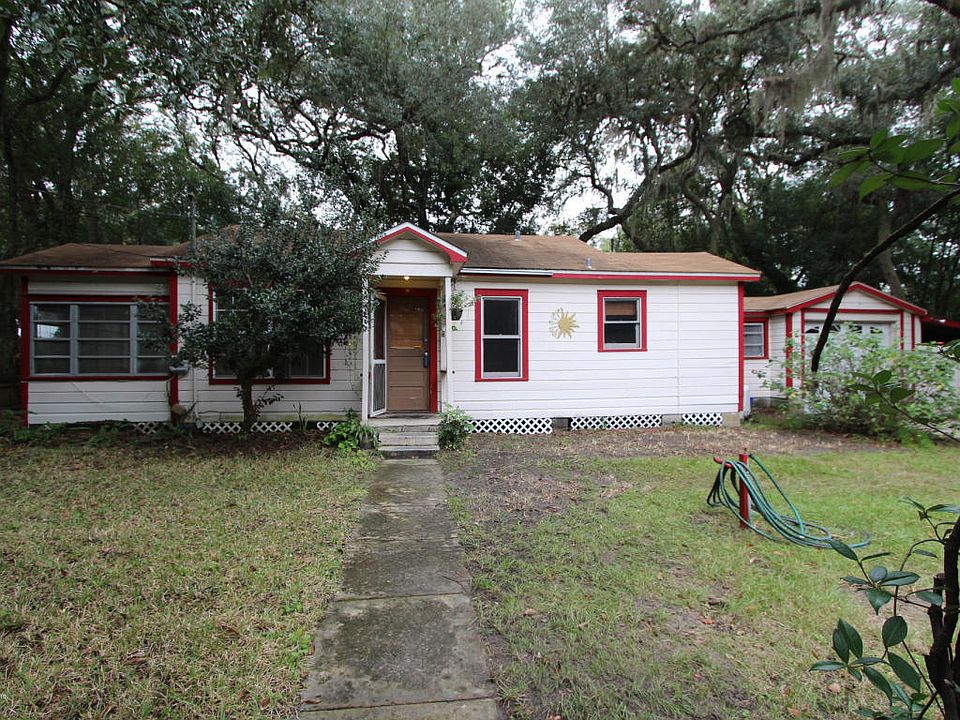 1st image of 8 Eastman St