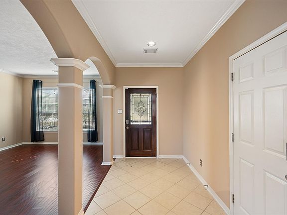 4th image of 8406 Oak Villa Ct