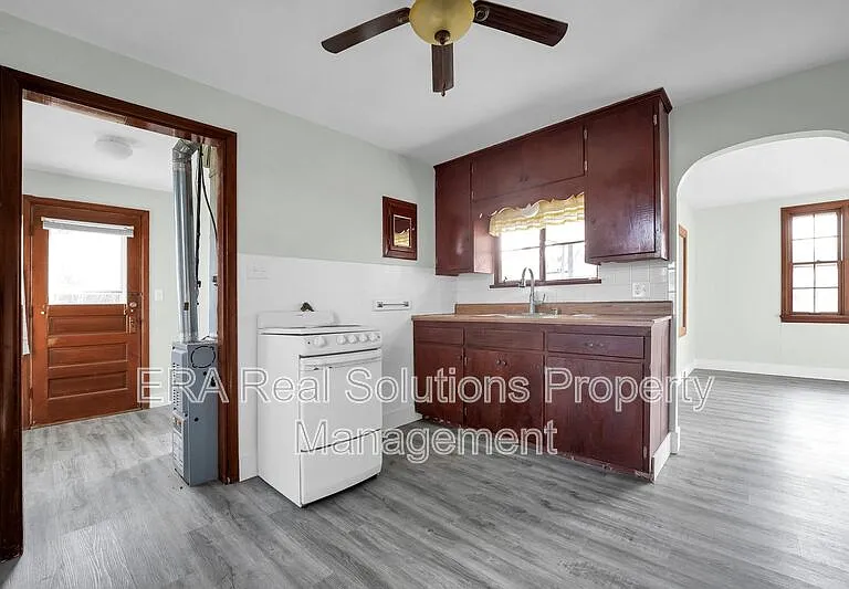2704 Kilbourne Ave #REAR — Photo 7